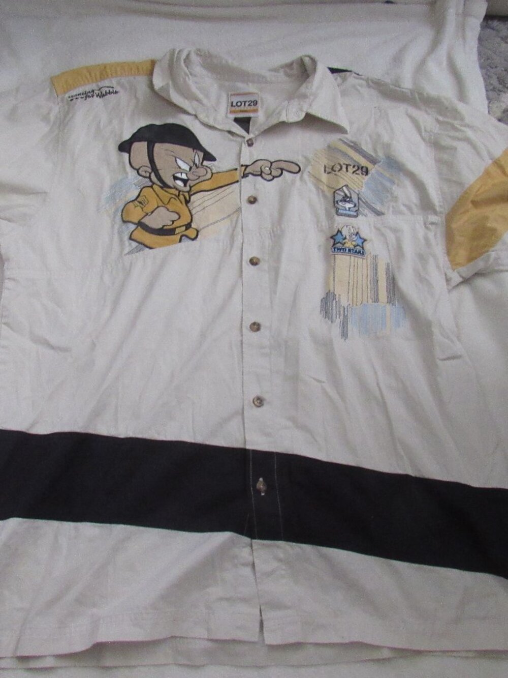 Lot 29 Looney Tunes Vintage Shirt  Size XXXL USED